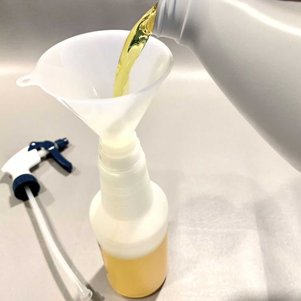 2 Twist-On Plastic Funnel Set